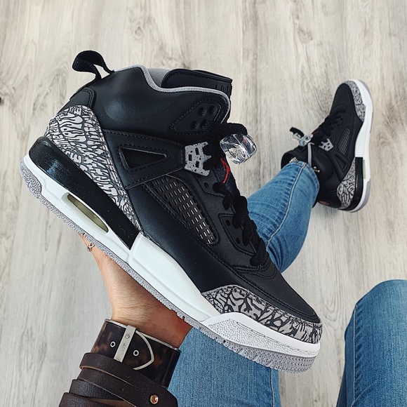 Nike Shoes - Nike jordan spizike sneakers